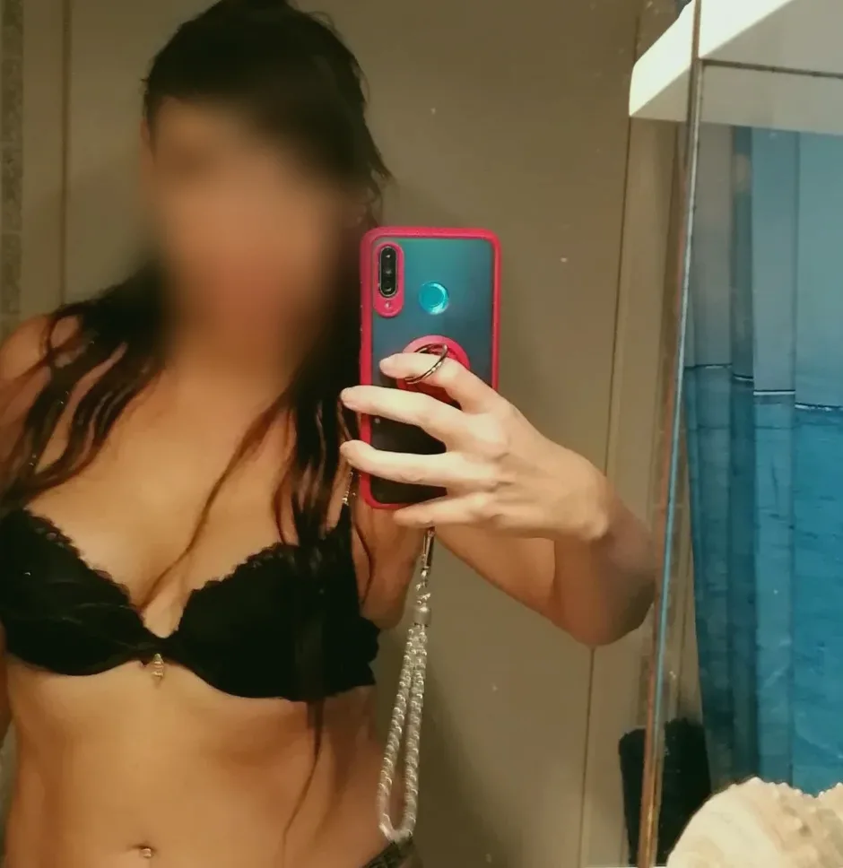 Emanuela, 36 anni